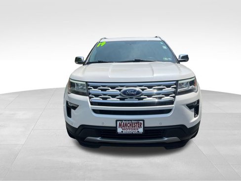 Used 2019 Ford Explorer XLT w/ Equipment Group 202A image 2