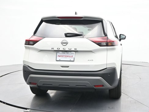 Used 2023 Nissan Rogue S image 7