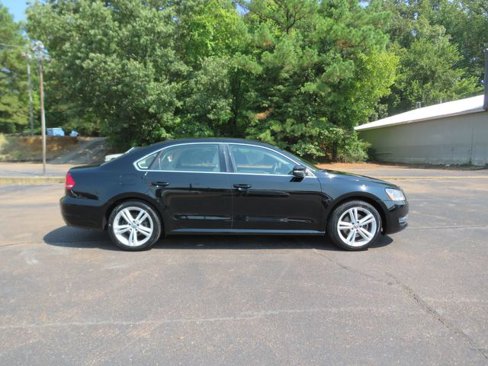 Used 2014 Volkswagen Passat 1.8T SE image 1