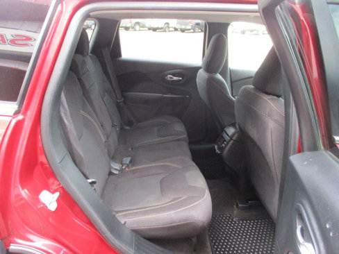 Used 2015 Jeep Cherokee Latitude w/ Comfort/Convenience Group image 24