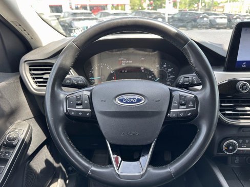Used 2022 Ford Escape SE w/ Cold Weather Package image 17