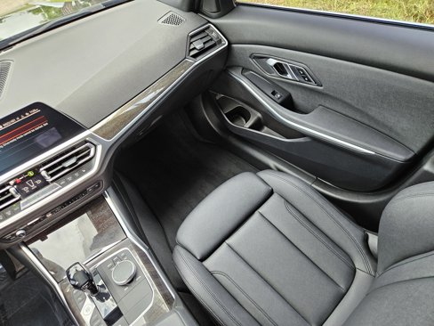 Used 2020 BMW 330i Sedan w/ Convenience Package image 17