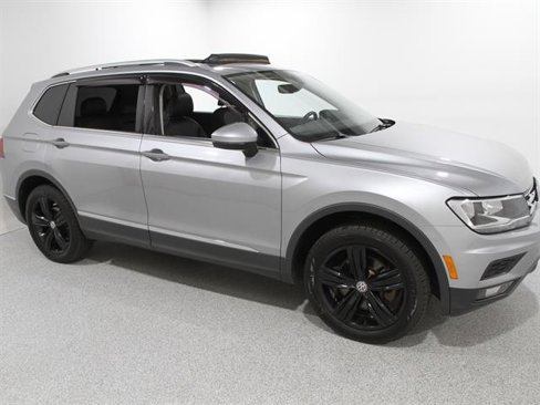 Used 2020 Volkswagen Tiguan SEL image 1