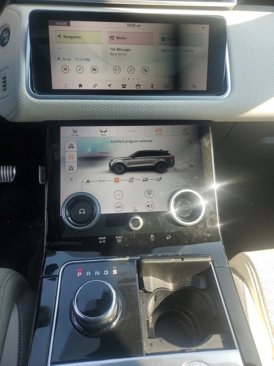 Used 2019 Land Rover Range Rover Velar R-Dynamic SE image 13