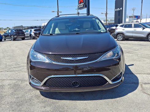 Used 2019 Chrysler Pacifica Touring-L Plus w/ Advanced Safetytec Group image 2