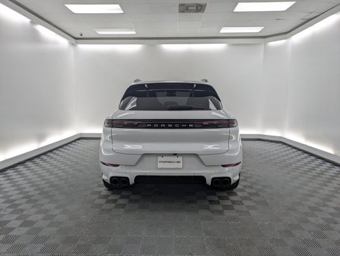 Certified 2024 Porsche Cayenne image 10