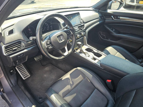 Used 2018 Honda Accord Sport image 12