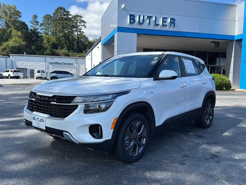 Used 2024 Kia Seltos LX image 2
