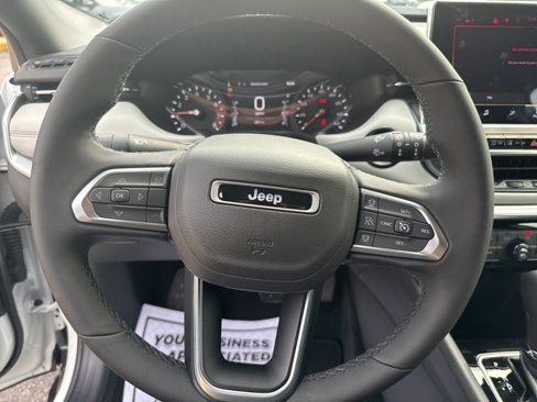 New 2025 Jeep Compass Limited image 19