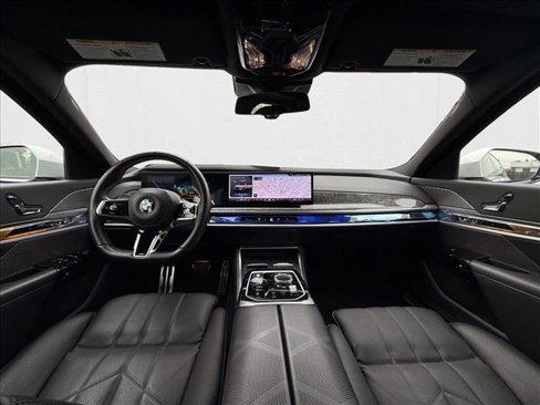 Used 2024 BMW 740i image 14