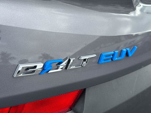 Used 2023 Chevrolet Bolt EUV Premier w/ Sun & Sound Package image 11
