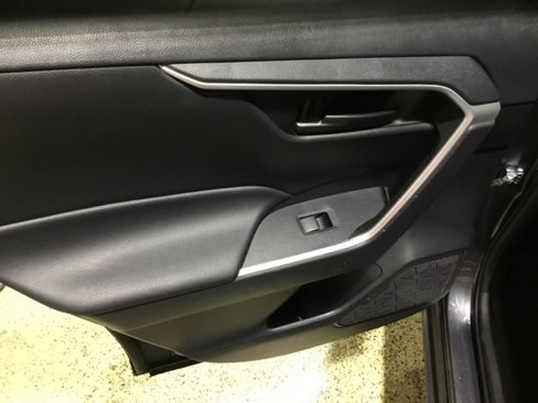 Used 2021 Toyota RAV4 LE image 43