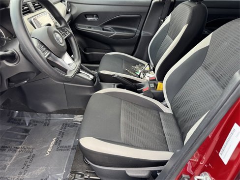Used 2020 Nissan Versa SV image 11