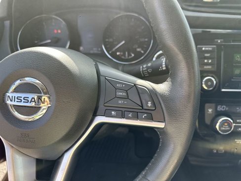 Used 2018 Nissan Rogue SV w/ Premium Package image 22