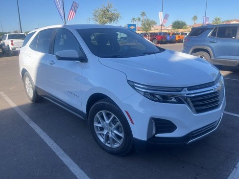 Used 2023 Chevrolet Equinox LT image 3