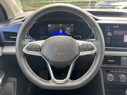 Used 2022 Volkswagen Taos SE image 16