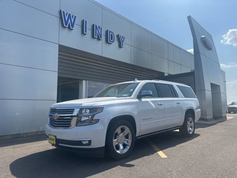 Used 2017 Chevrolet Suburban Premier image 2