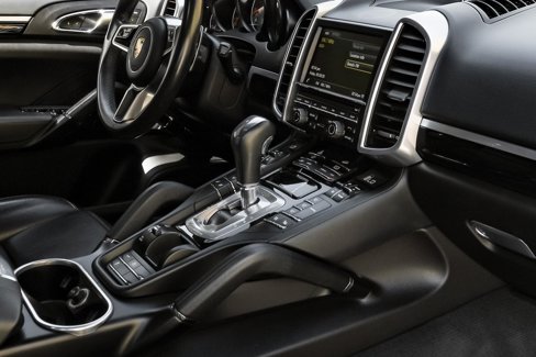 Used 2016 Porsche Cayenne S image 28