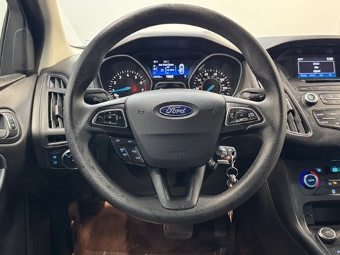 Used 2017 Ford Focus SE image 8
