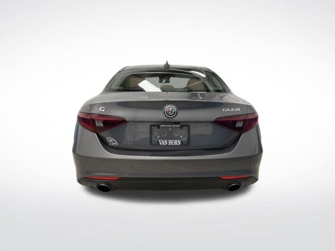 Used 2018 Alfa Romeo Giulia AWD image 12