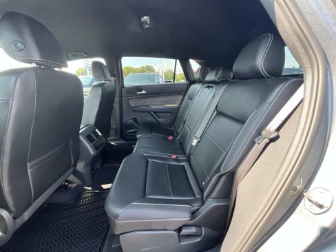 Used 2022 Volkswagen Atlas Cross Sport SE image 12