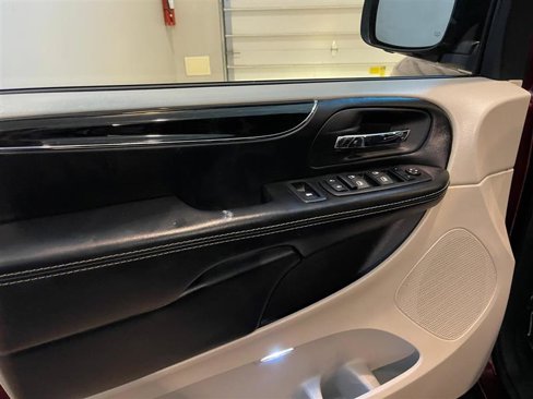 Used 2019 Dodge Grand Caravan SXT image 69