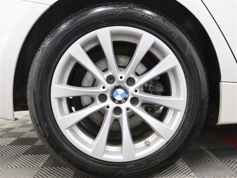Used 2018 BMW 320i xDrive Sedan w/ Convenience Package image 34