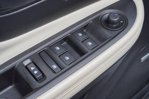 Used 2018 Buick Encore Premium image 10