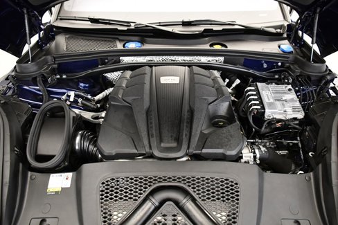 Certified 2023 Porsche Macan GTS image 11