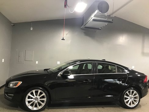 Used 2016 Volvo S60 T5 Inscription Platinum image 6