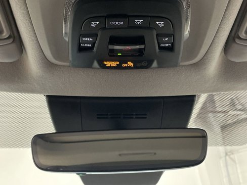 Used 2023 Toyota Corolla Cross XLE w/ Convenience Package image 27