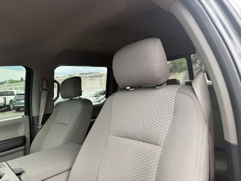 Used 2016 Ford F150 XLT w/ Equipment Group 302A Luxury image 11