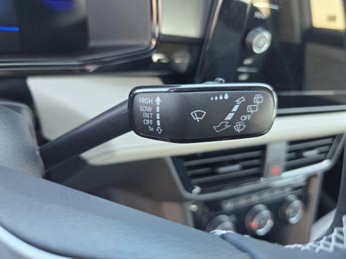 New 2025 Volkswagen Taos S image 30