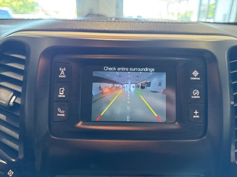 Used 2015 Jeep Cherokee Latitude image 34