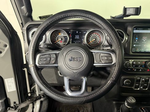 Used 2020 Jeep Wrangler Unlimited Sahara image 33