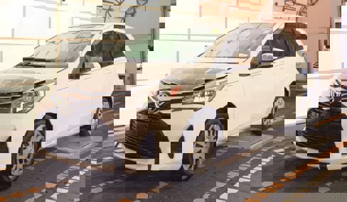 Used 2015 Toyota Yaris L image 1
