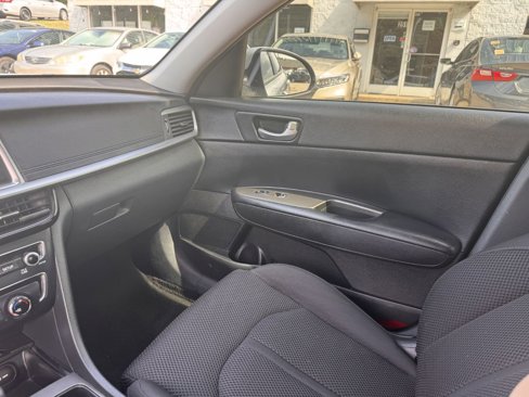 Used 2019 Kia Optima LX image 15