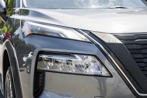Used 2021 Nissan Rogue SV image 15