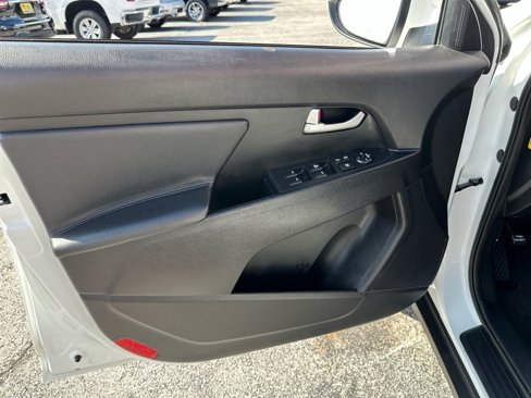 Used 2014 Kia Sportage LX image 12
