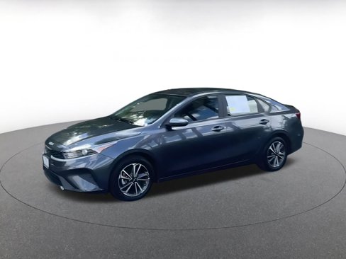 Used 2024 Kia Forte LXS image 7
