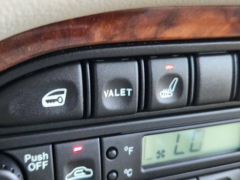 Used 2002 Jaguar XJ Sport image 20