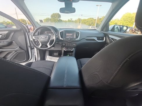 Certified 2024 GMC Terrain SLE image 22