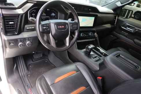 Used 2022 GMC Sierra 1500 AT4 w/ AT4 Premium Package image 9