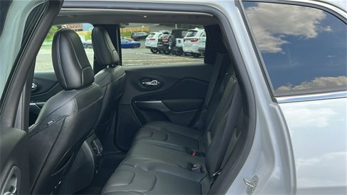Used 2021 Jeep Cherokee Limited image 24