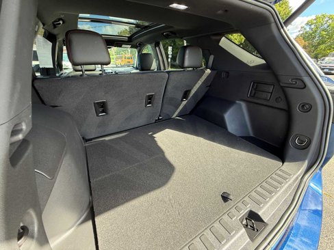 Used 2023 Chevrolet Equinox RS w/ RS Leather Package image 29
