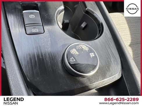 Used 2021 Nissan Rogue SV image 29