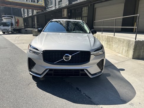 Certified 2025 Volvo XC60 B5 Plus image 1