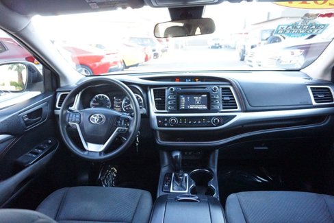 Used 2017 Toyota Highlander FWD V6 image 35