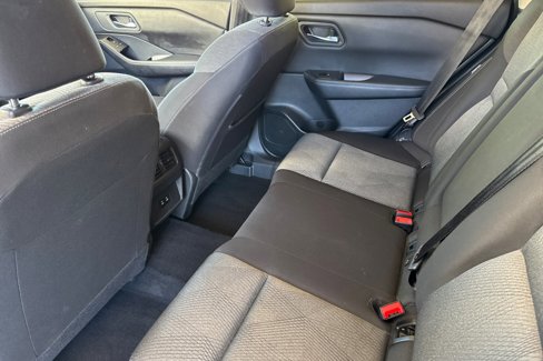 Used 2024 Nissan Rogue SV image 26