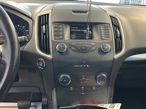 Used 2019 Ford Edge SE image 12